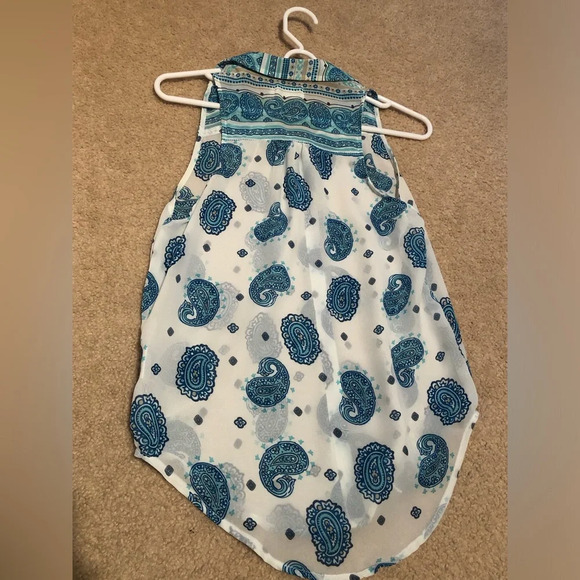 Small Selena Gomez Dream Out Loud Sleeveless Button Down Paisley Collared Tank - Picture 5 of 8